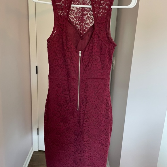 Maroon MIDI lace dress - Picture 2 of 2